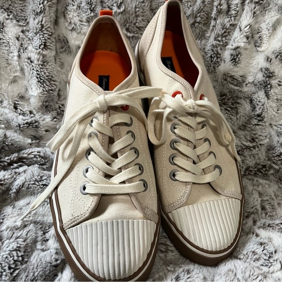 Tommy Bahama Relax Laguna Beach Cream White Lace Up Sneaker Brown Gum Sole - Picture 2 of 5
